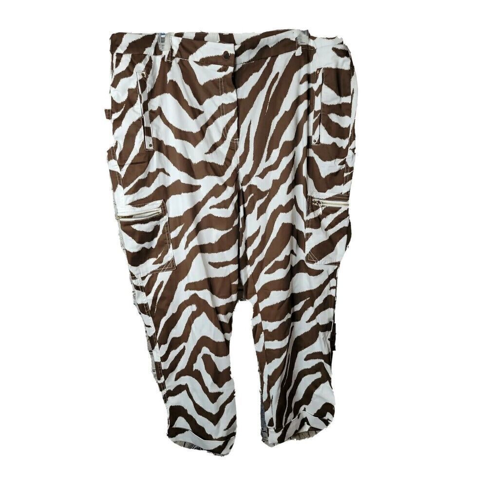 Chico's Size 3 Women's Brown White Animal Print Cargo Capris Pants Size XL t76